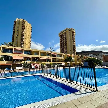 Vistas Cristianos 2 Swimming Pools Apartment *
